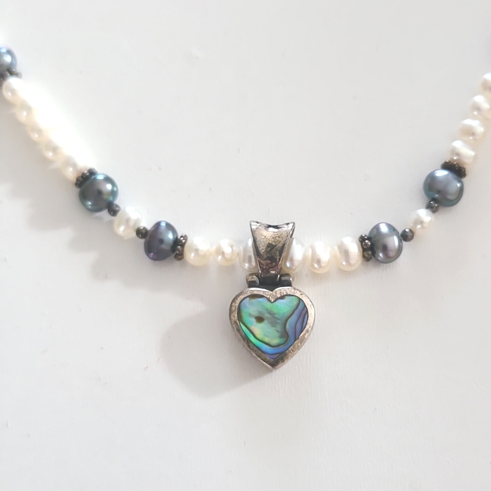 Freshwater Pearl and Silver Iridescent Heart Pendant Necklace - Picture 2 of 3